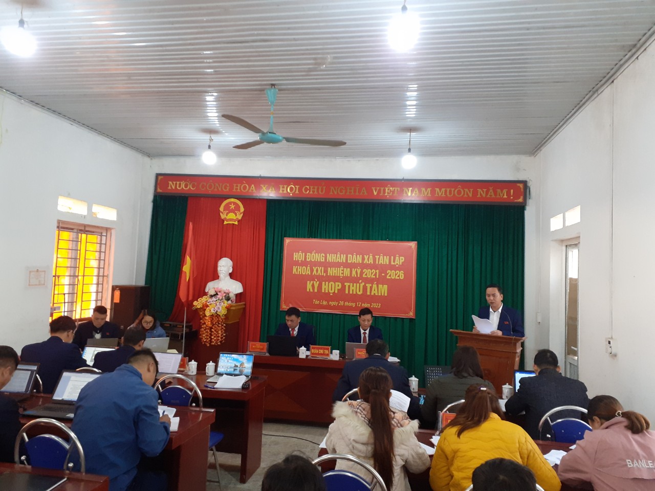 Kỳ họp thứ tám Hội đồng nhân dân xã Tân Lập khóa XXI, nhiệm kỳ 2021-2026