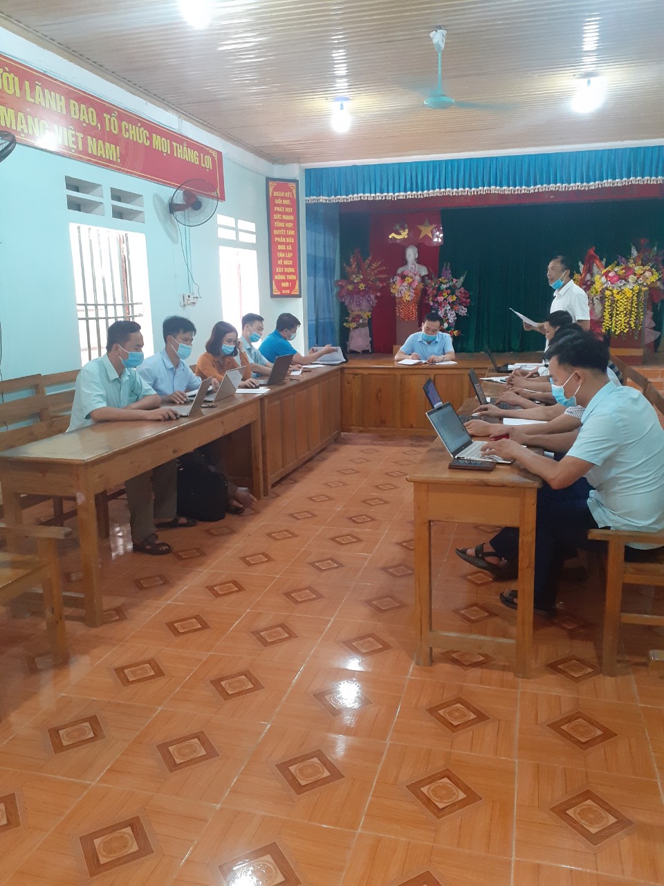 Đoàn công tác số 01 của Huyện ủy kiểm tra, giám sát công tác chuẩn bị bầu cử xã Tân Lập