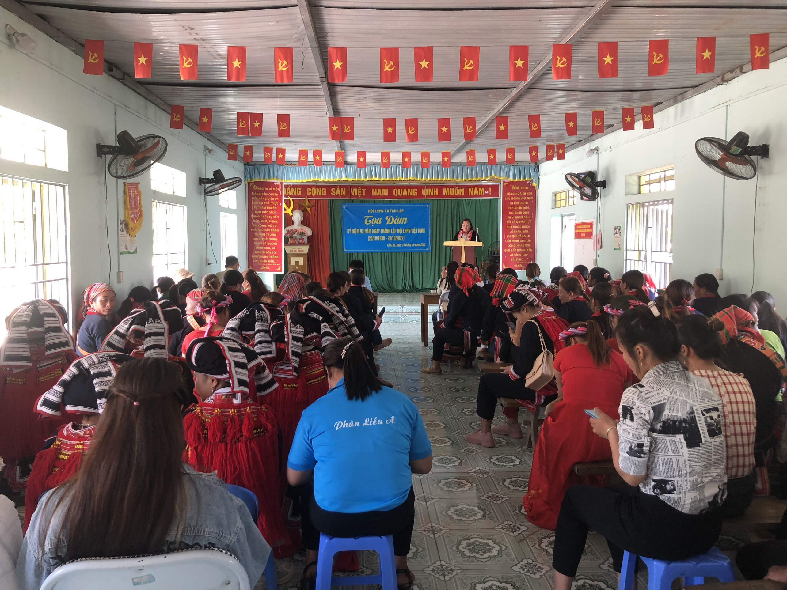 Hội LHPN xã Tân Lập tổ chức buổi Tọa đàm 92 năm Ngày thành lập Hội Liên hiệp phụ nữ Việt Nam (20/10/1930 – 20/10/2022)