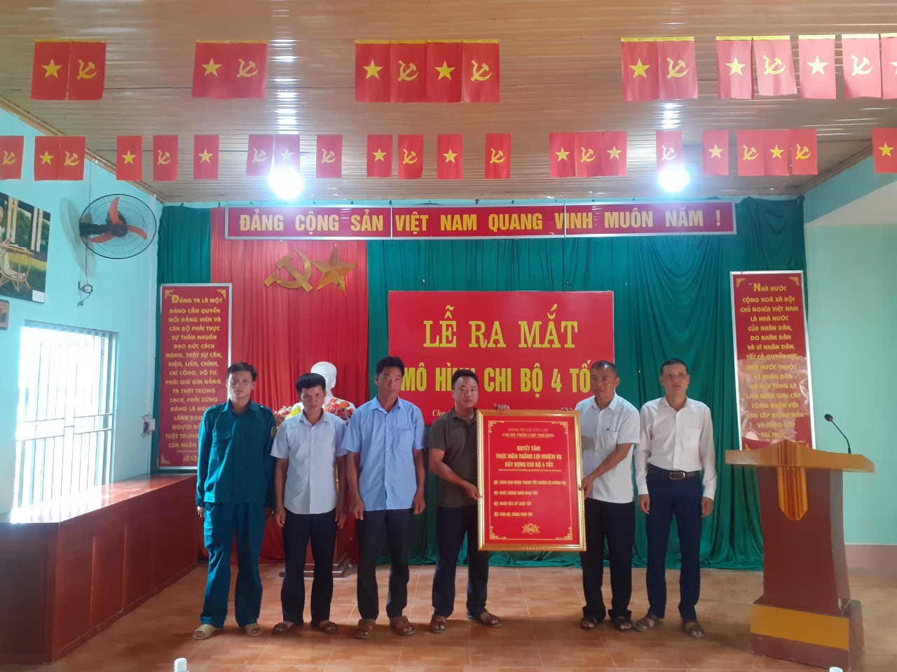 Tổ chức Lễ ra mắt mô hình điểm chi bộ 4 tốt tại chi bộ thôn Chu Thượng, xã Tân Lập