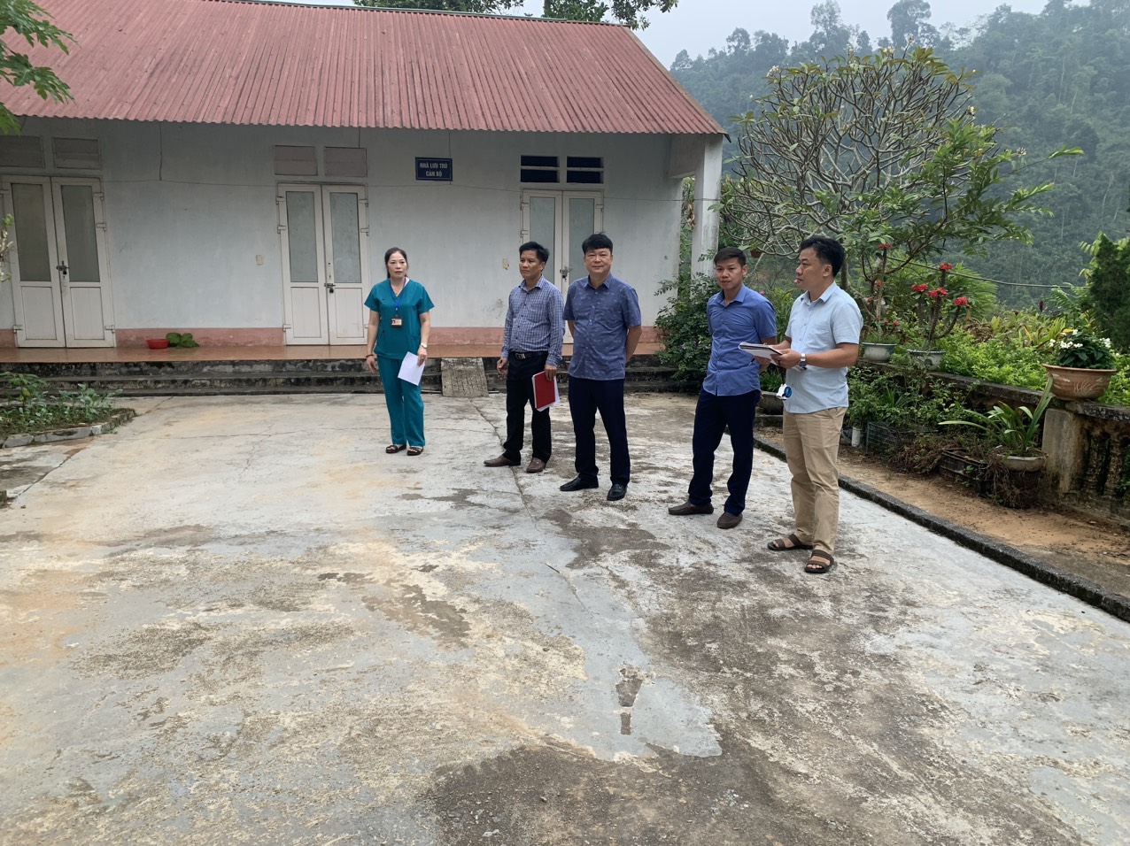 Thường trực UBND huyện Kiểm tra cơ sở vật chất Trạm y tế xã Tân Lập