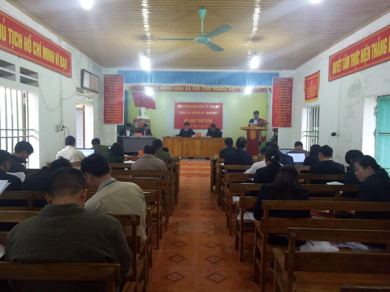 Xã Tân Lập tiến hành kỳ họp thứ tám, HĐND xã Tân Lập khóa XX, nhiệm kỳ 2016-2021